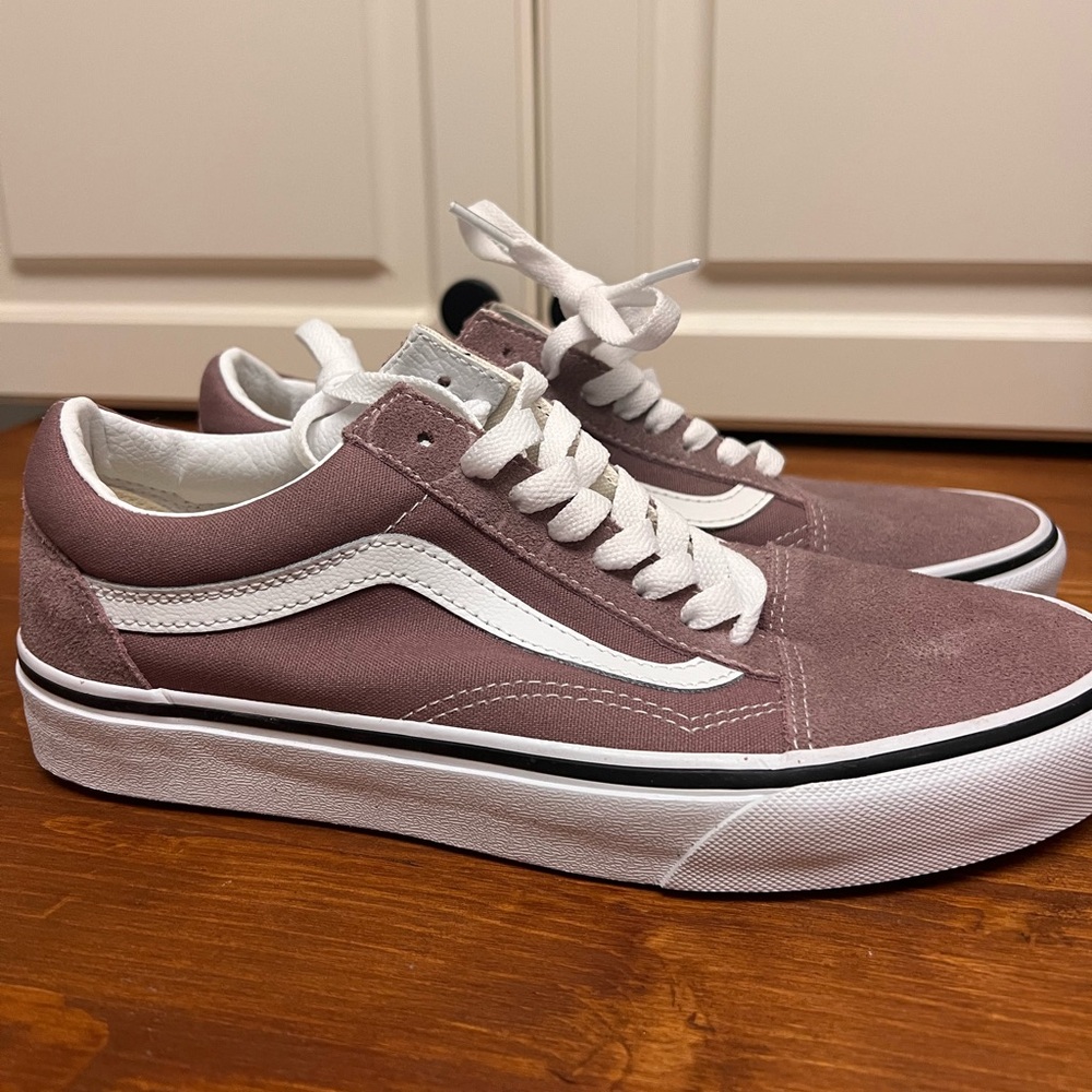 Vans Women's Sneakers in Mauve and White